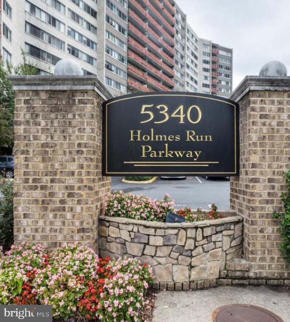 5340 Holmes Run Pkwy #516 — photo