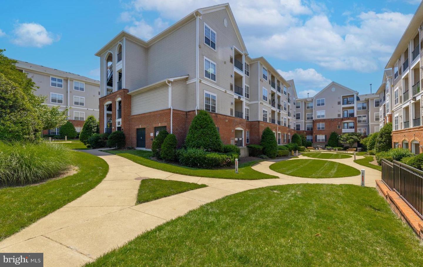 4850 Eisenhower Ave #218 — photo