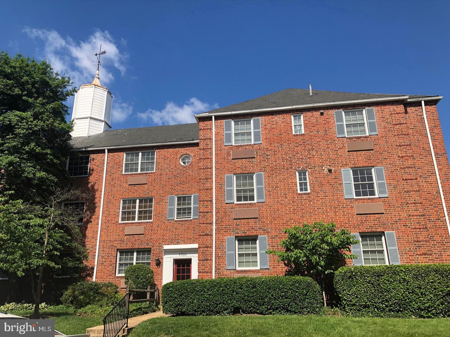 1700 W Abingdon Dr #201 — photo