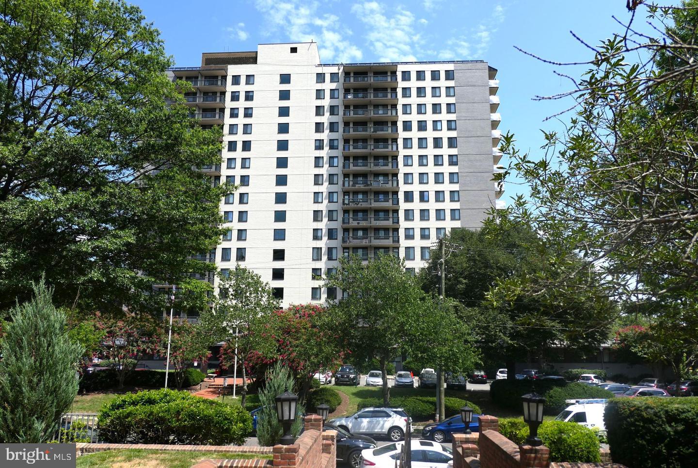 801 N Pitt St #415 — photo