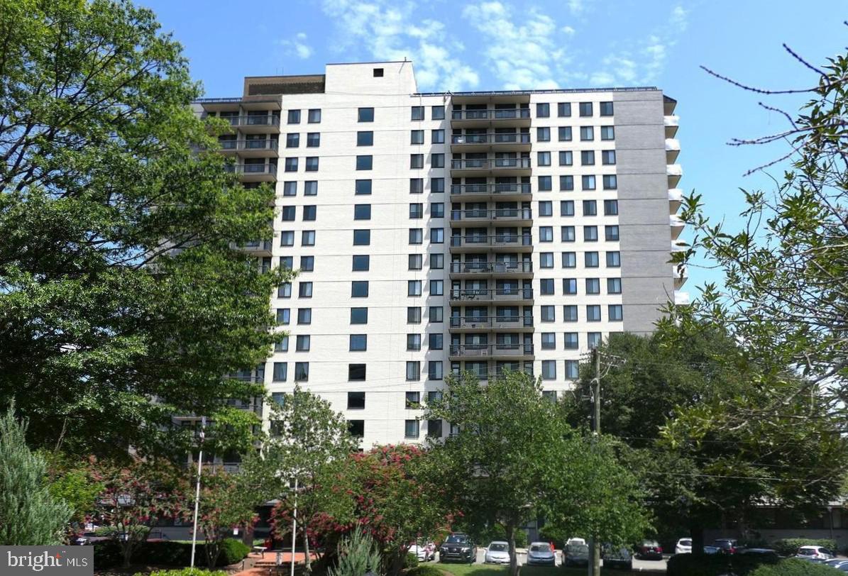 801 N Pitt St #802 — photo