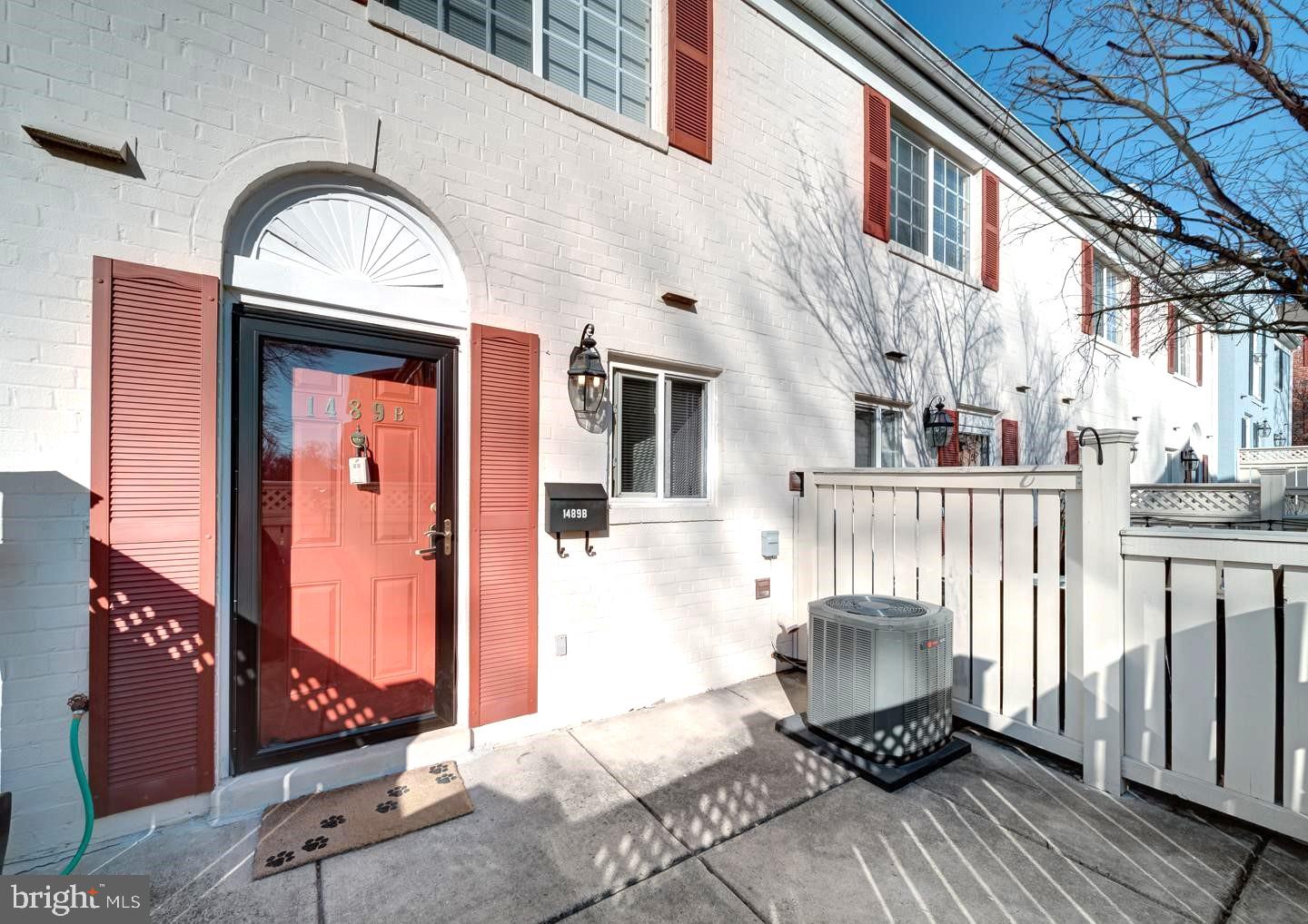 1489 N Van Dorn St #B — photo