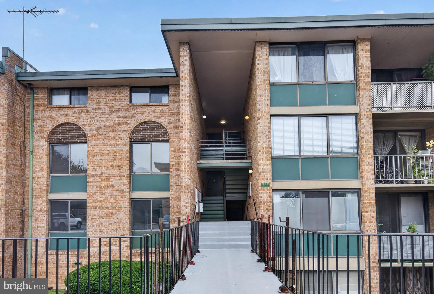 525 N Armistead St #201 — photo
