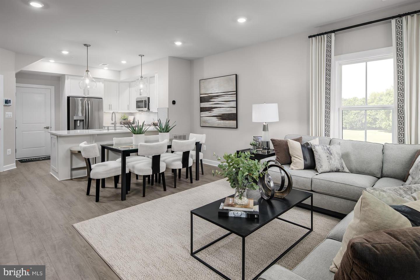 5957 Lookout Ave #101 — photo