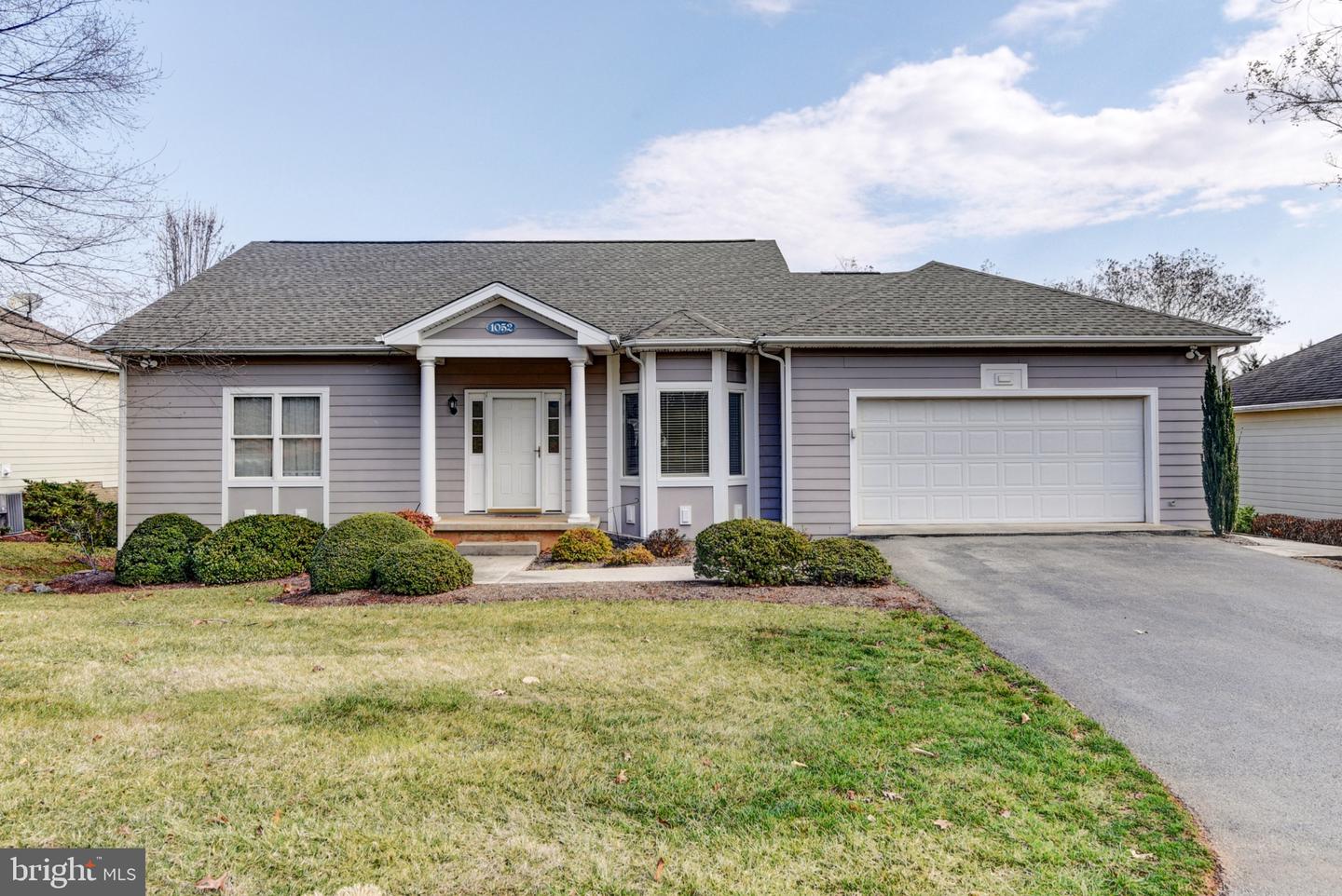 1052 8th Fairway Ln — photo