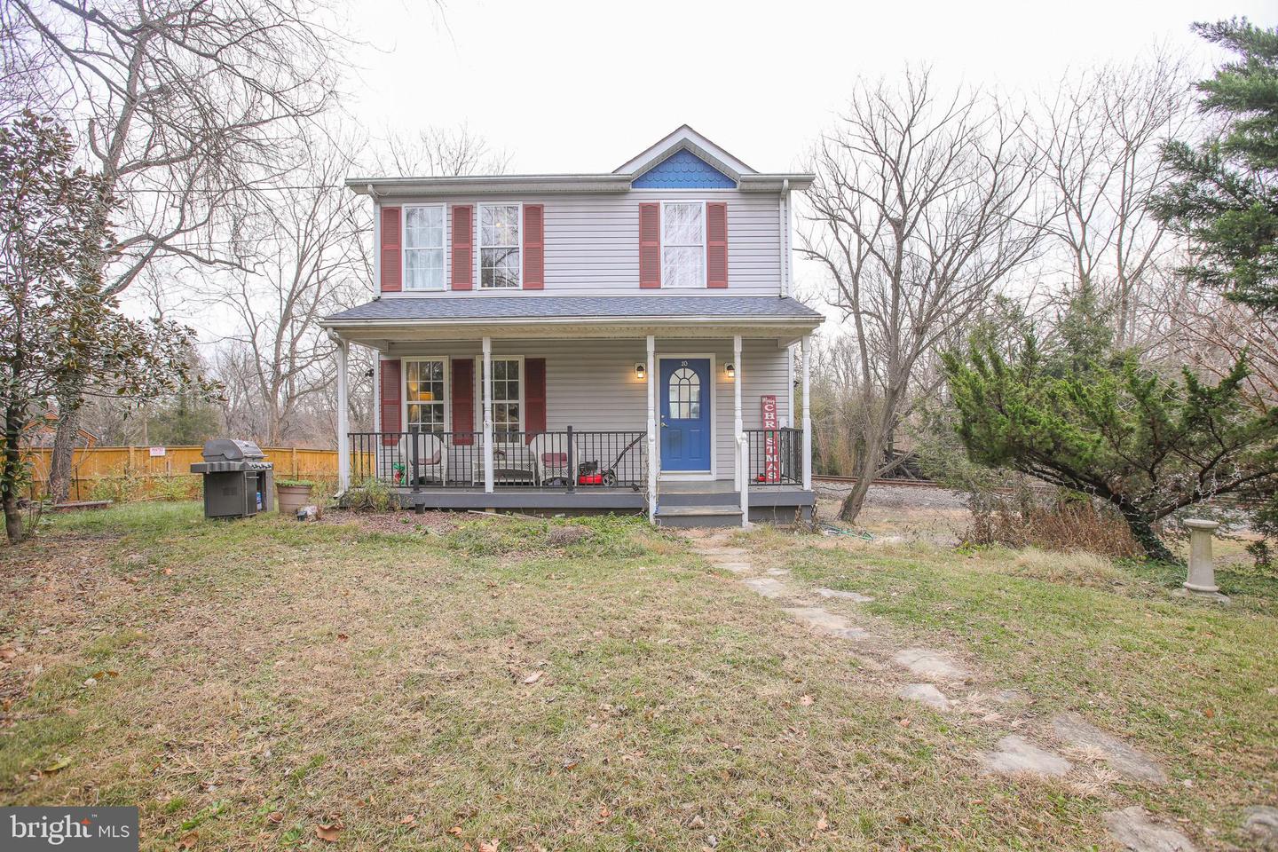 10 Whiting Ave — photo