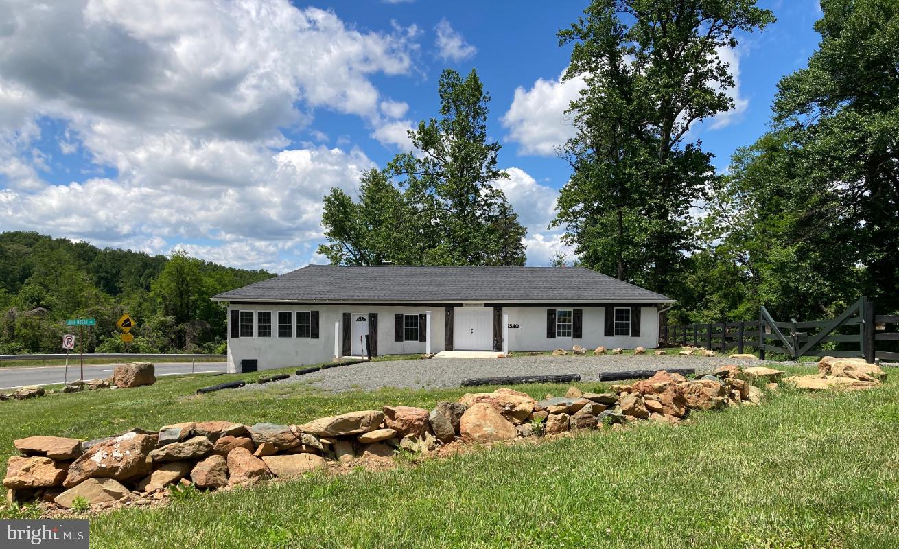 22540 Blue Ridge Mountain Road, Paris, VA 20130 — photo 2