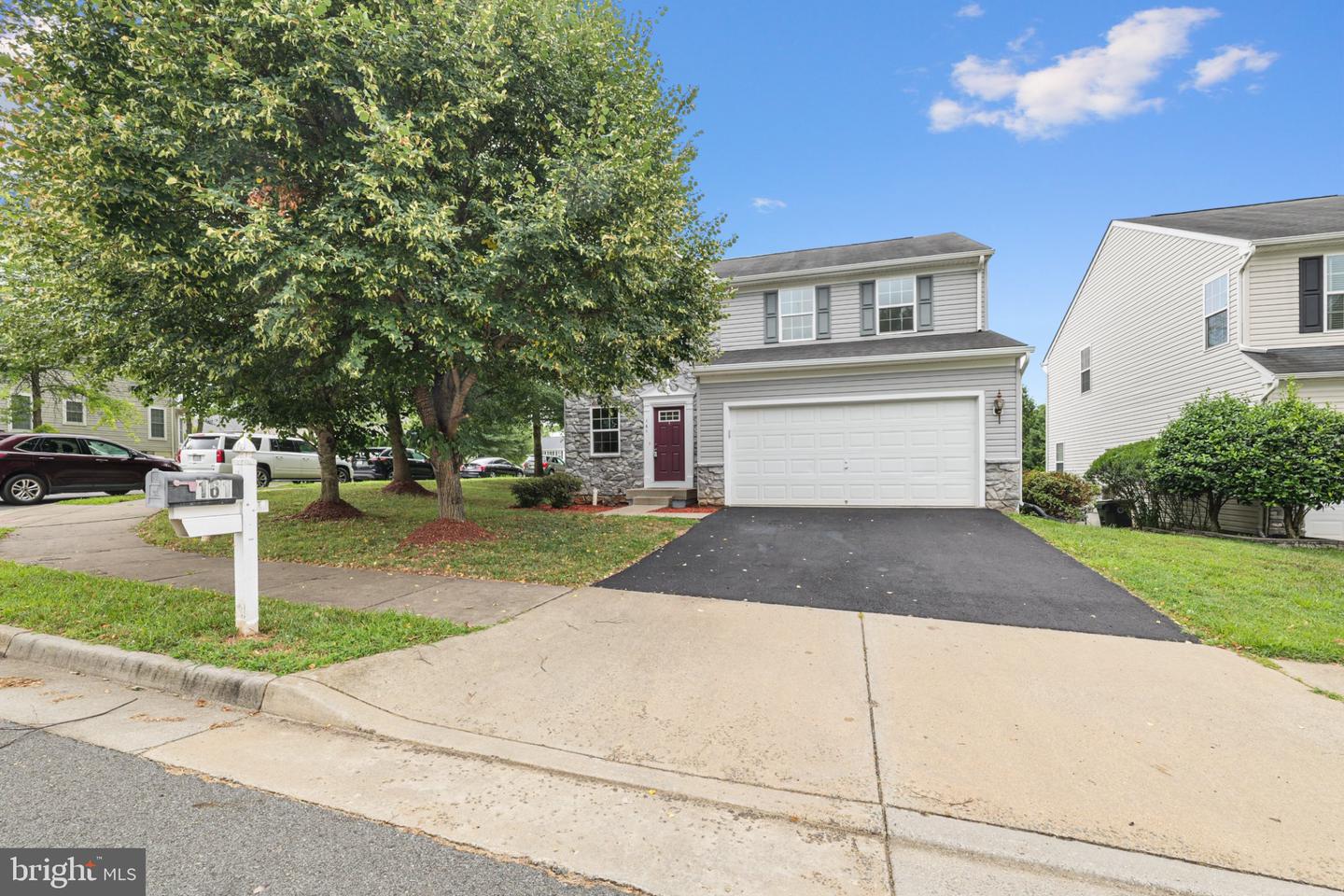 161 King Edward Ct — photo