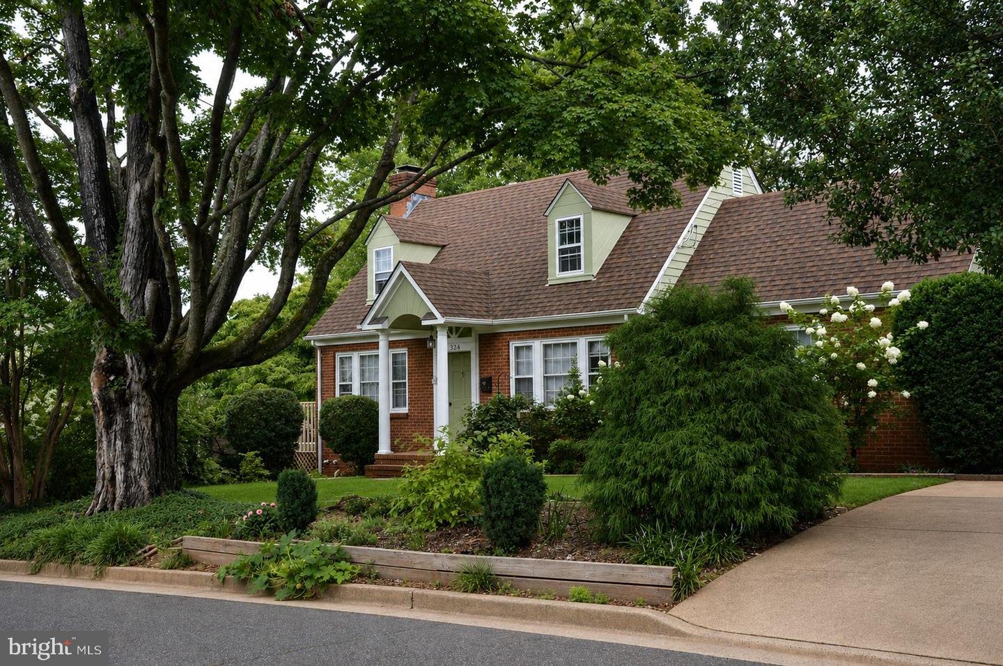 324 W Asher W — photo
