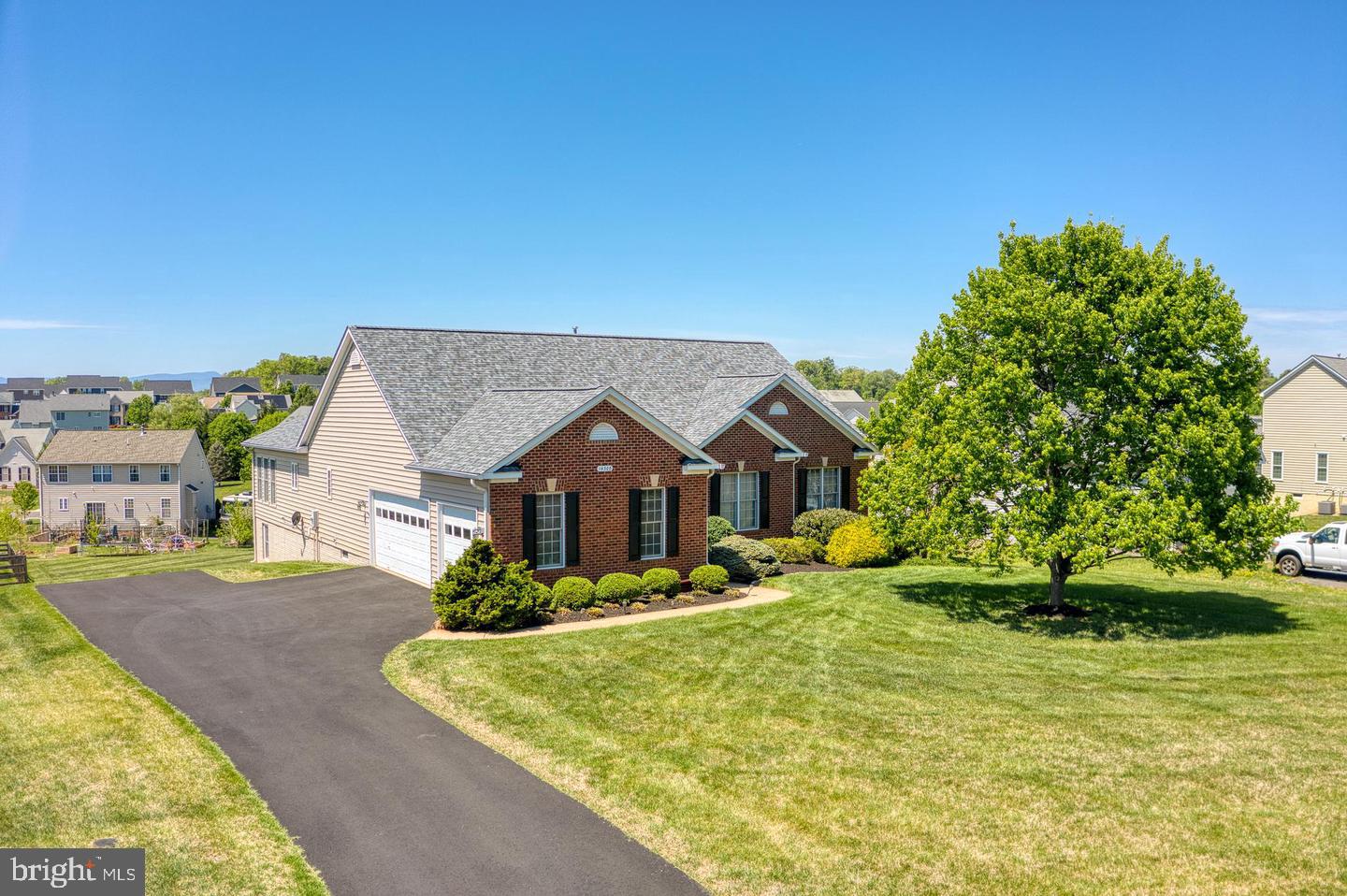 14308 S Hall Ct — photo