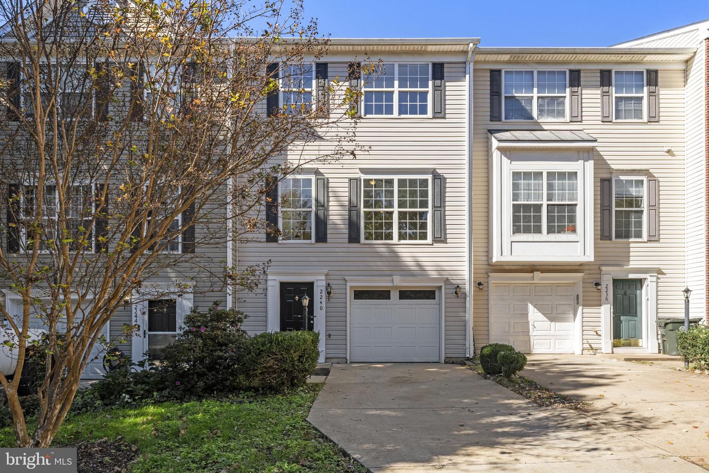 2240 Forsythia Dr — photo
