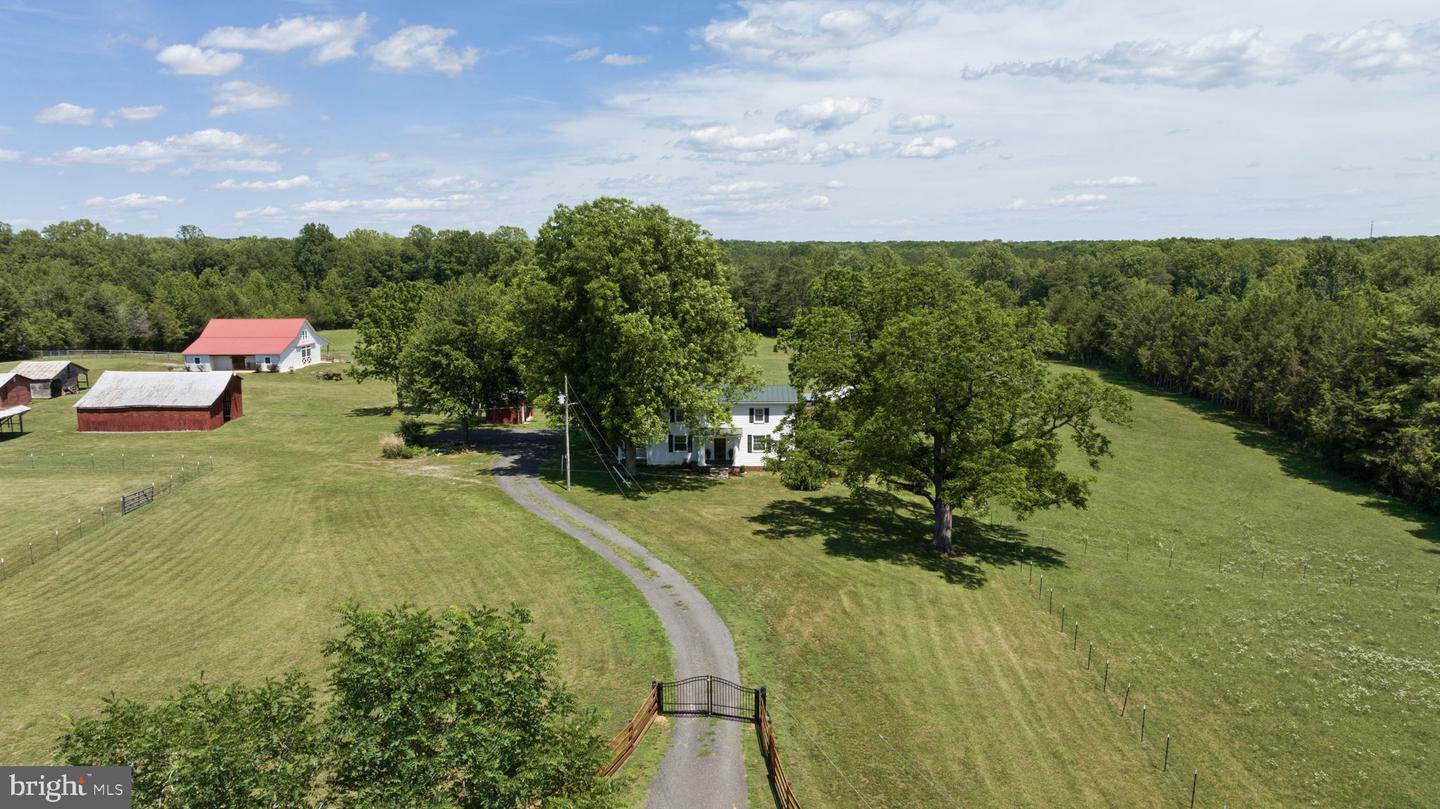 1815 Country Rd — photo