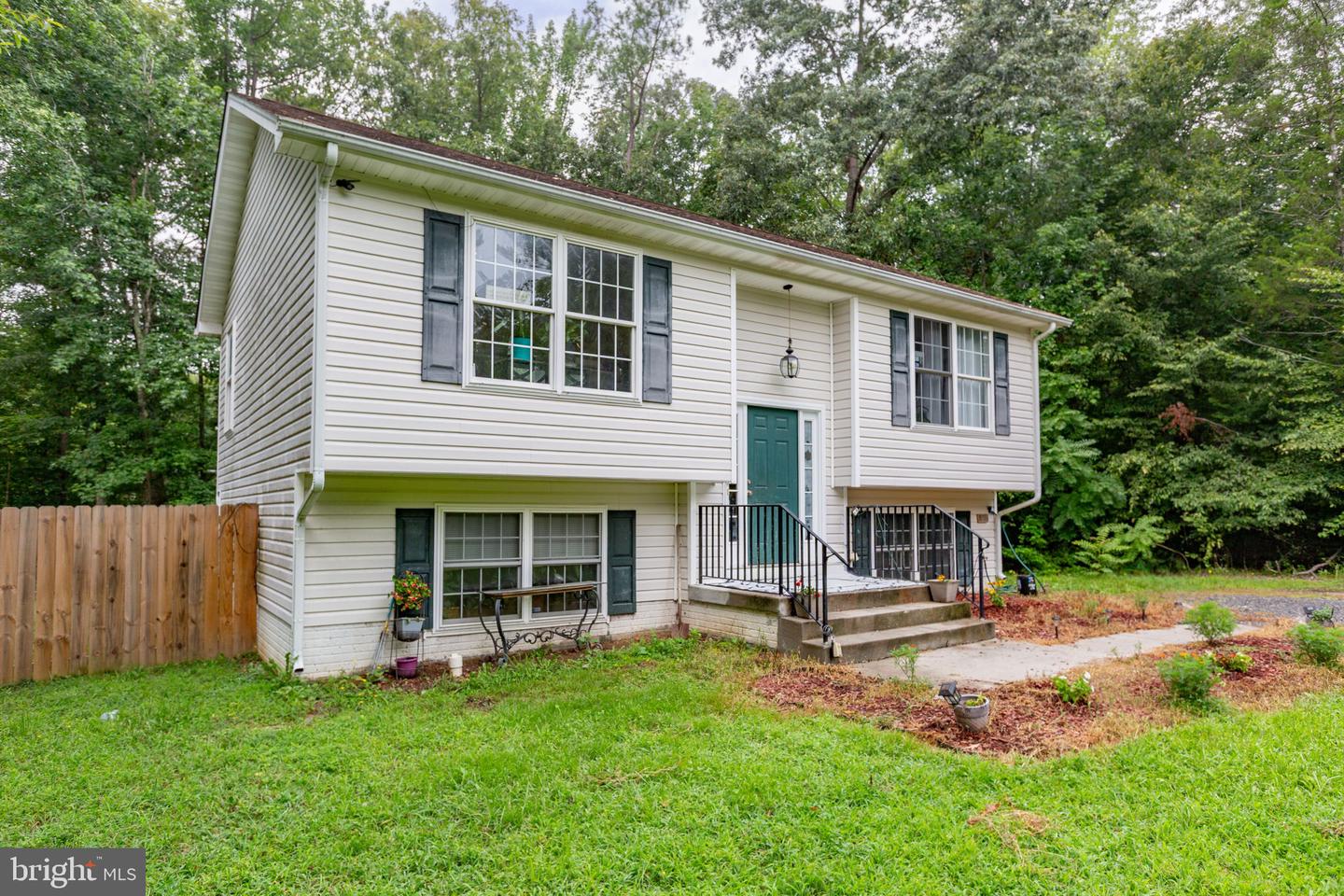 877 Campers Ln — photo
