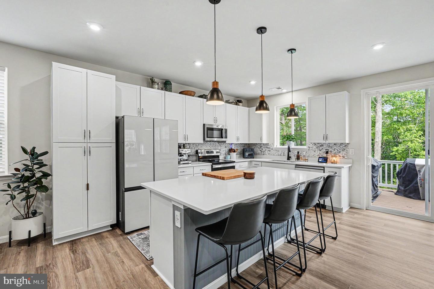 7109 State Way — photo