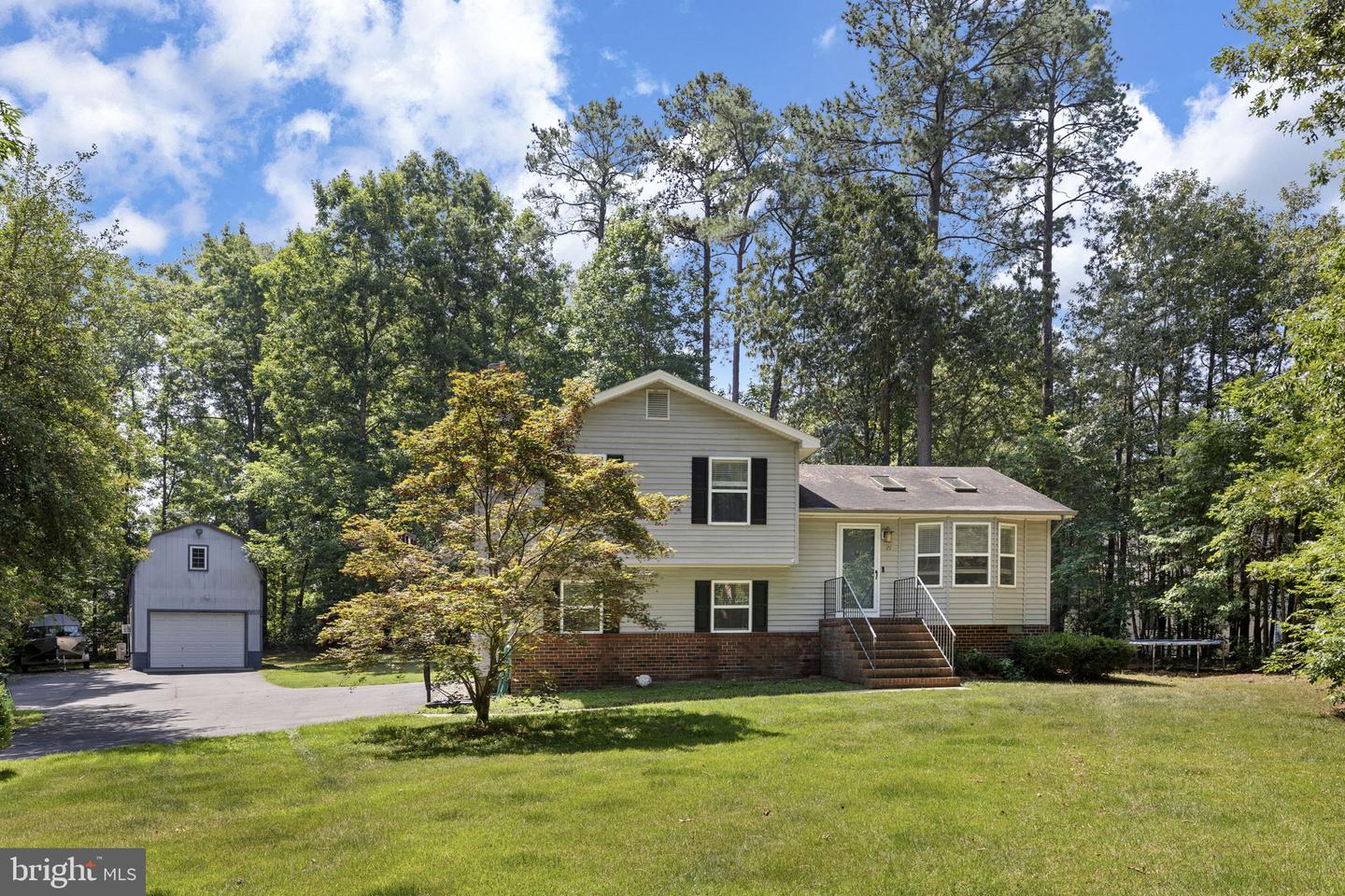 71 Lake Caroline Dr — photo