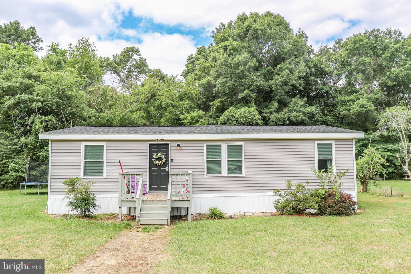 16064 Chester Ln — photo