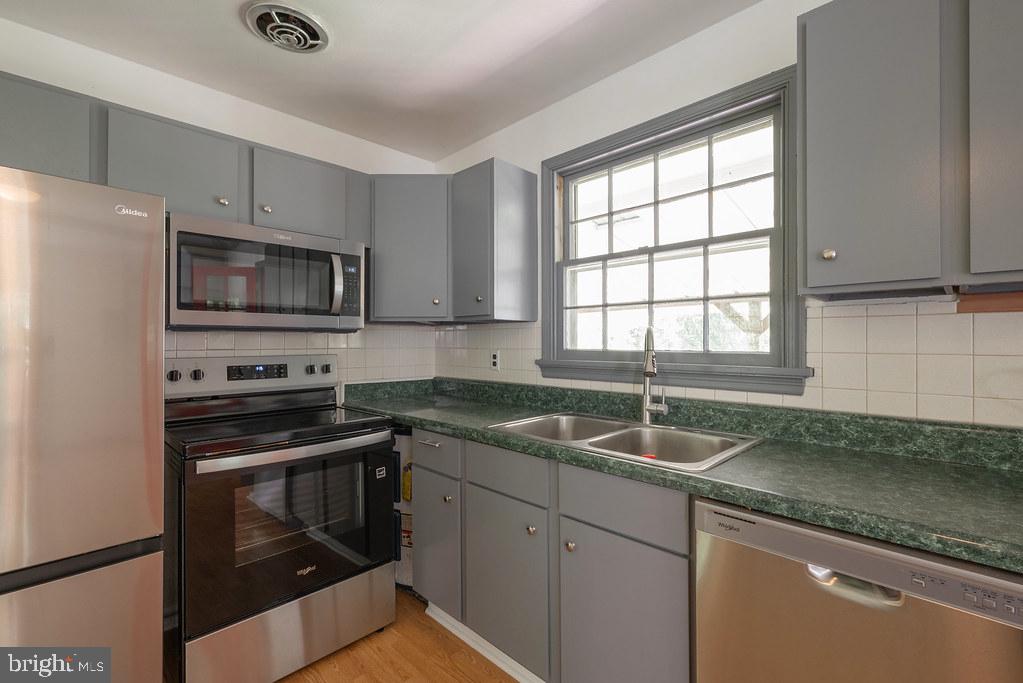 20100 Frog Level Road, Ruther Glen, VA 22546 — photo 2