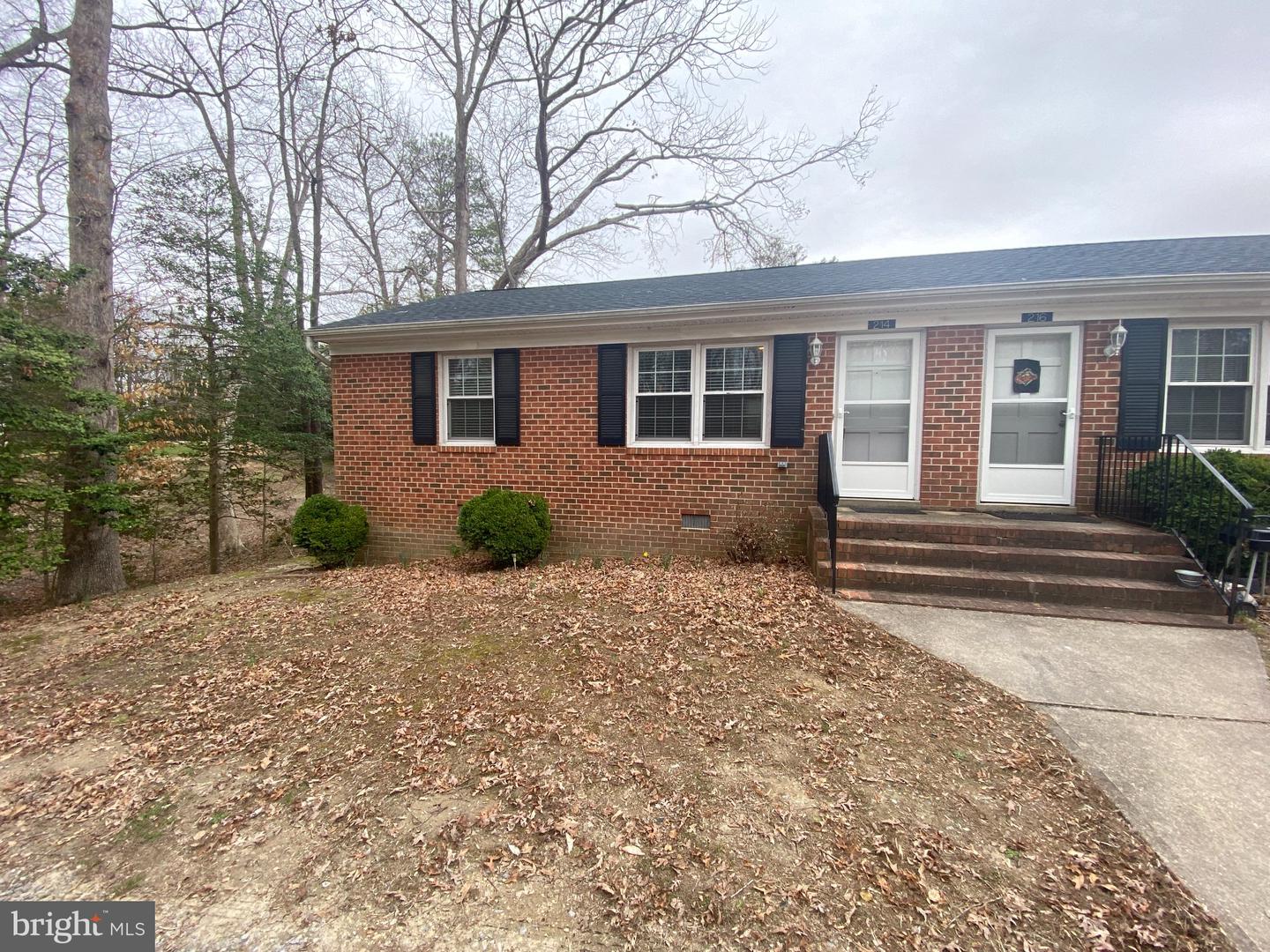 214 W Broaddus Ave — photo