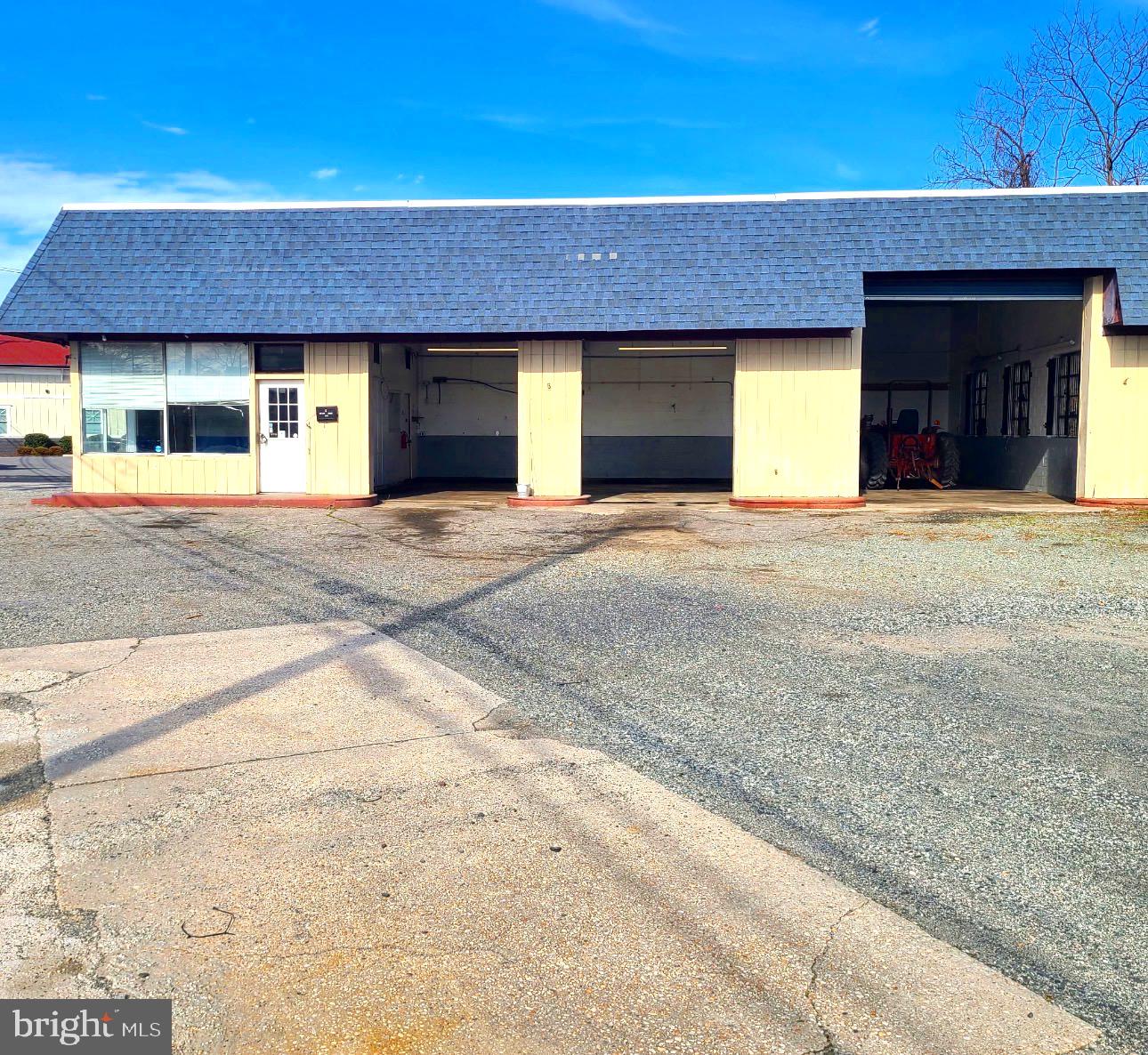 804 S Church Ln — photo