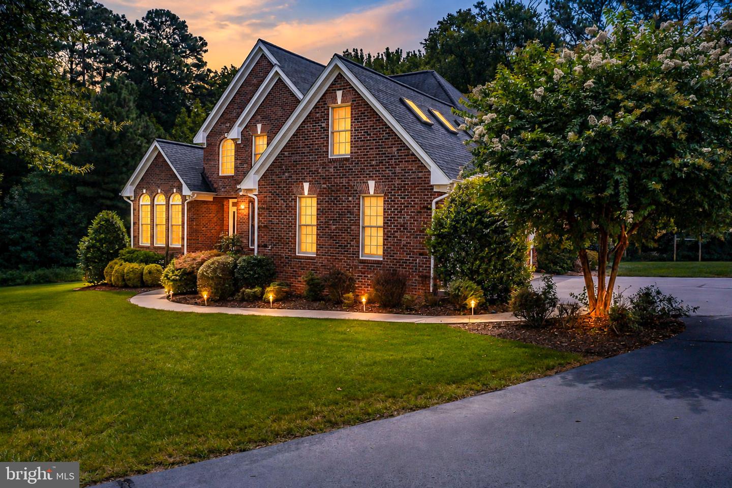 216 Rosemary Ct — photo