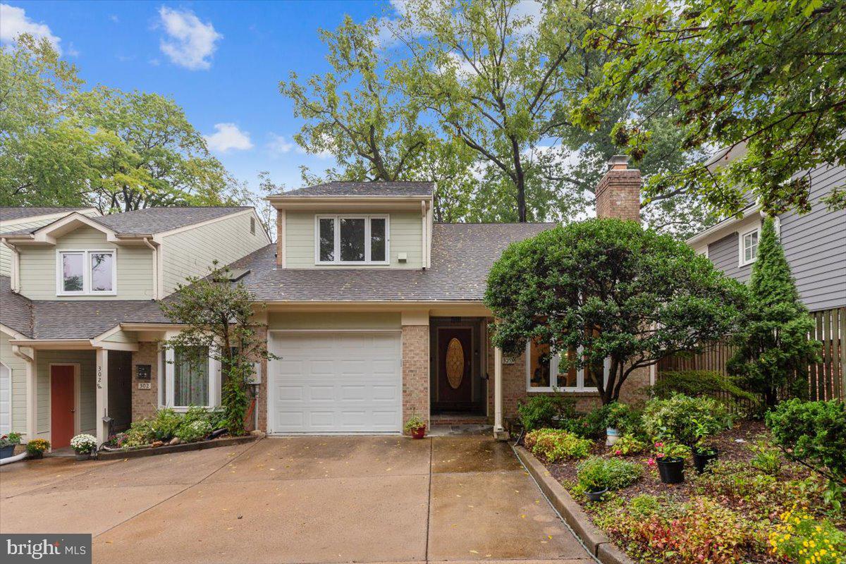 300 Bishops Ct — photo