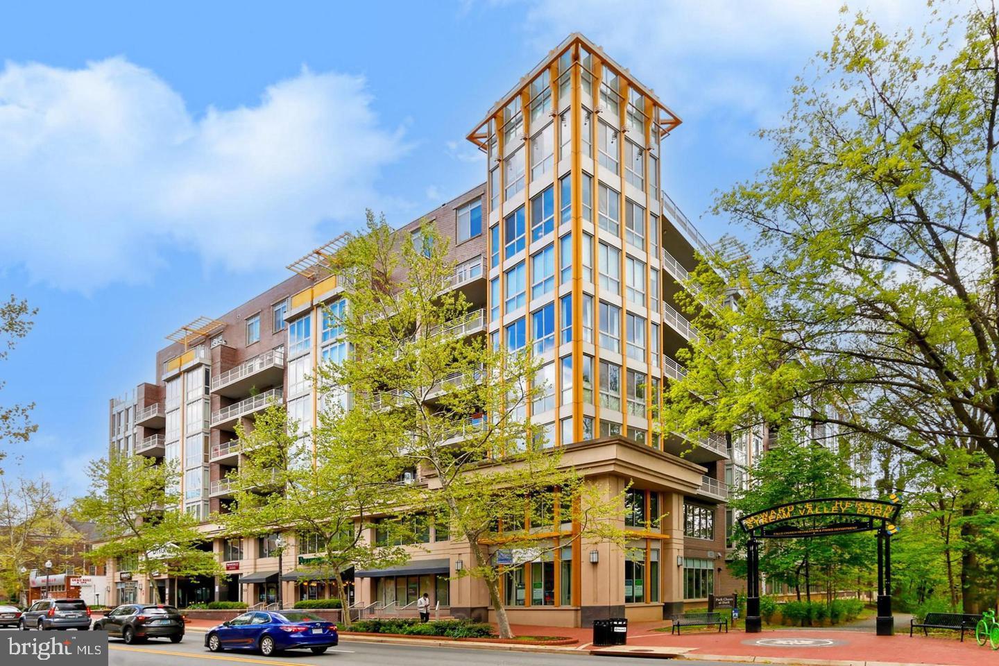 513 W Broad St #412 — photo