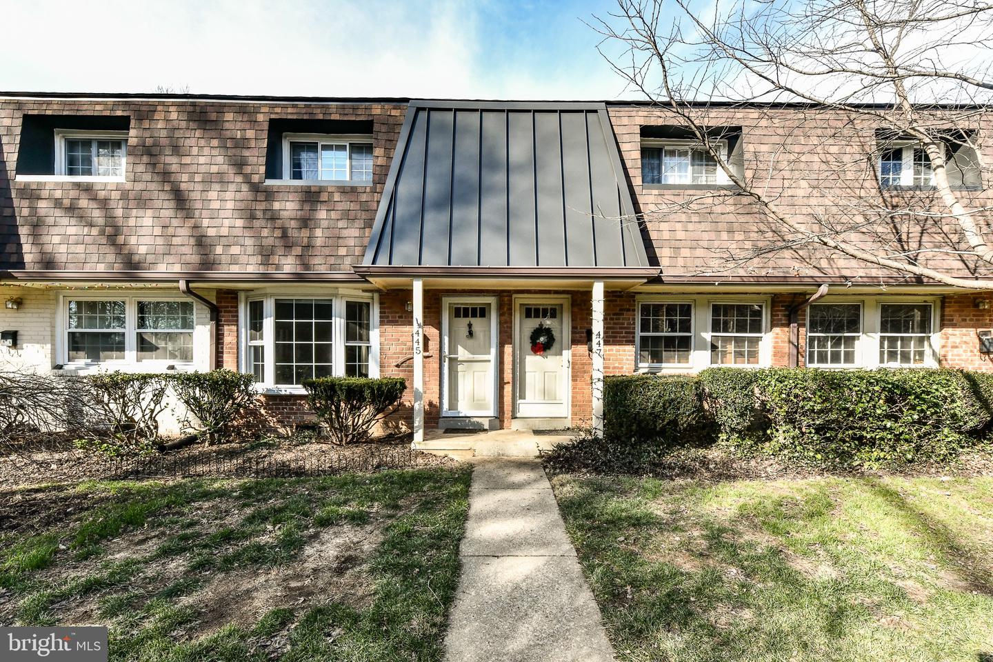 445 Hampton Ct #130 — photo