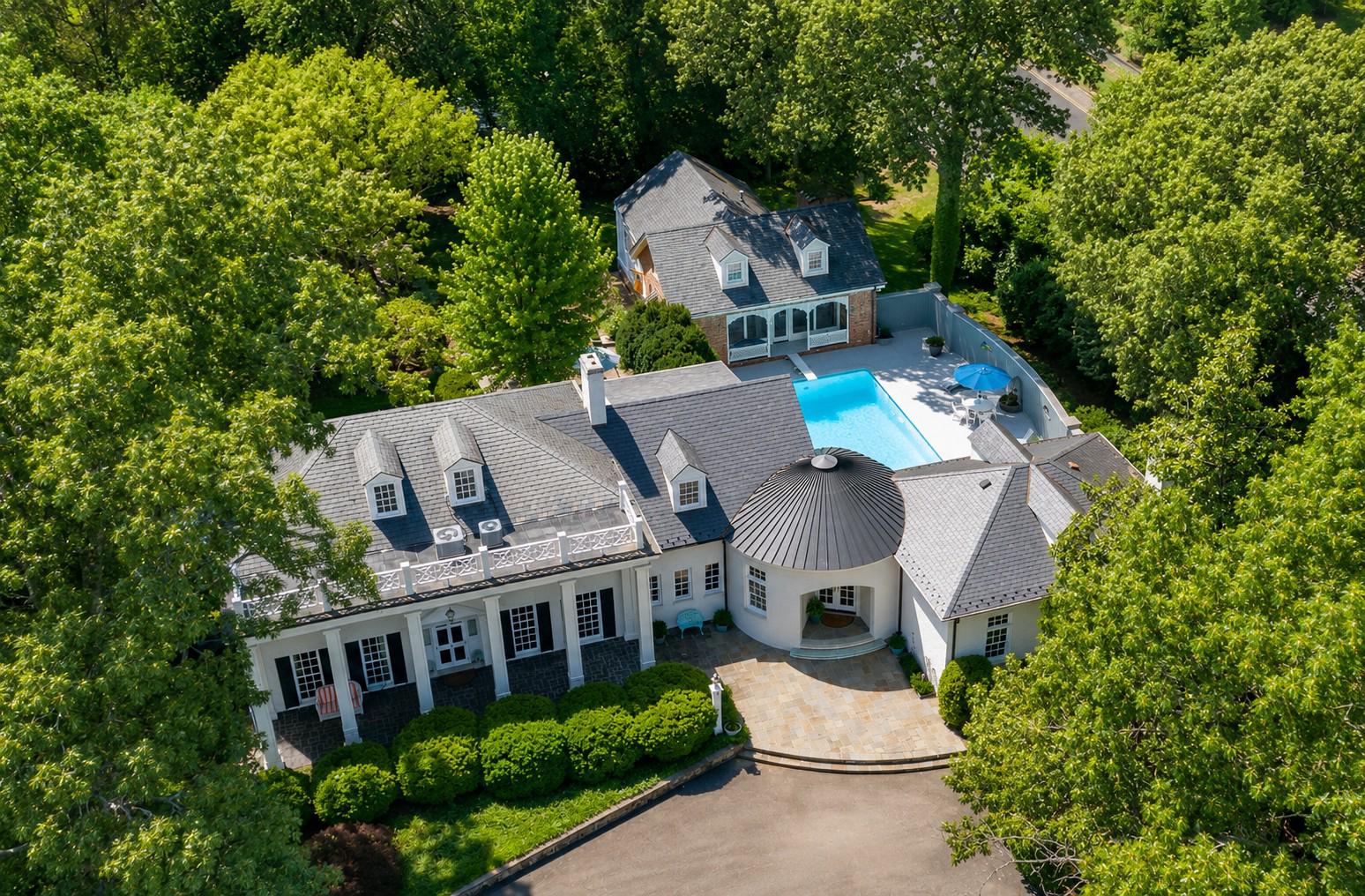 812 Beverly Dr — photo