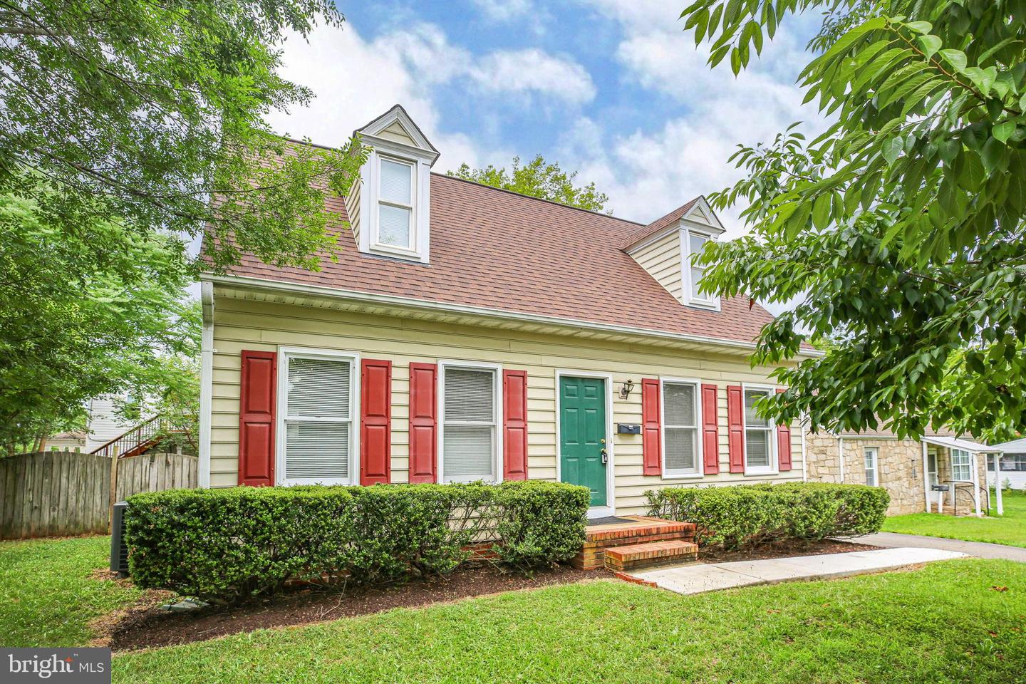 1002 Stafford Ave — photo