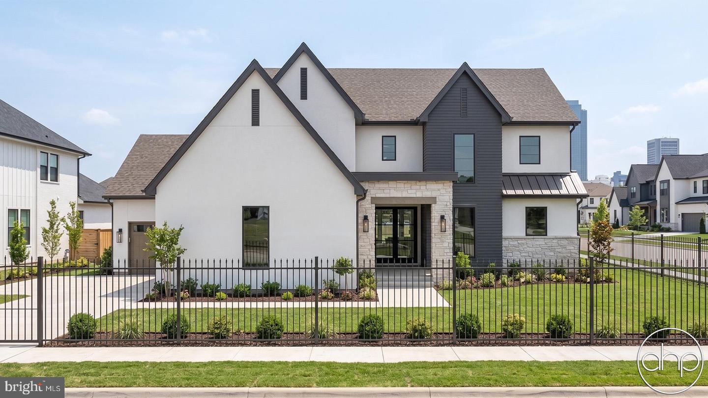 1005 Westwood Dr — photo