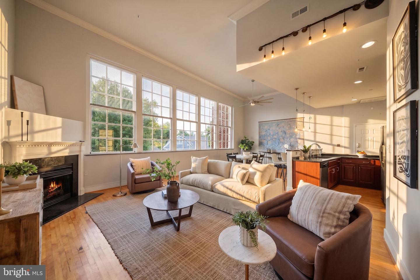 900 Barton St #301 — photo