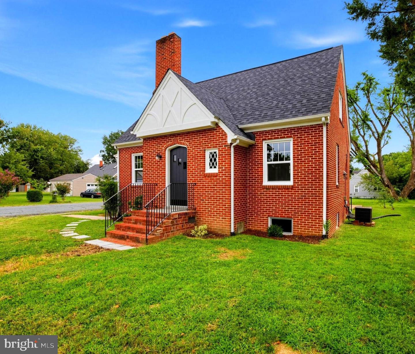 2401 Lafayette Blvd — photo
