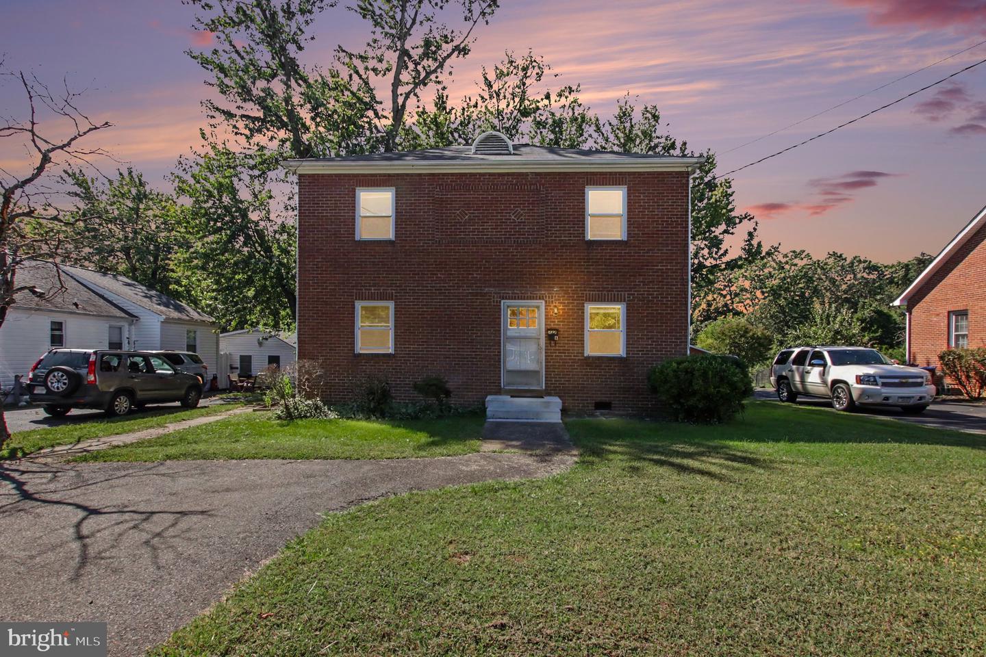 222 Hillcrest Dr — photo