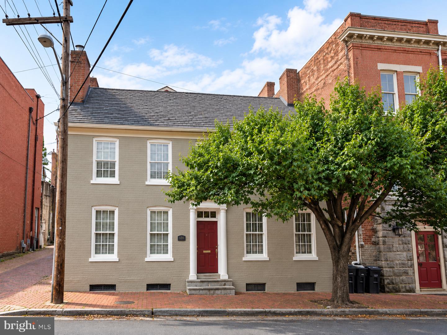 209 Hanover St #4 — photo