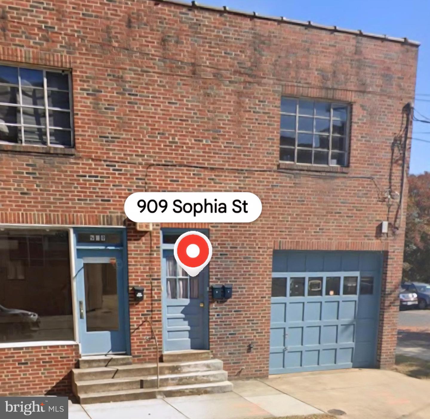 909 Sophia St #a — photo