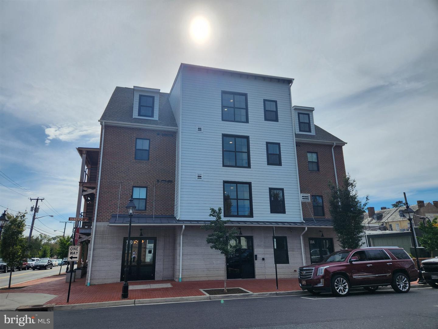 102 Hanover St #301 — photo