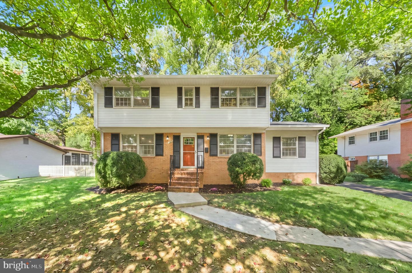 10228 Continental Ln — photo
