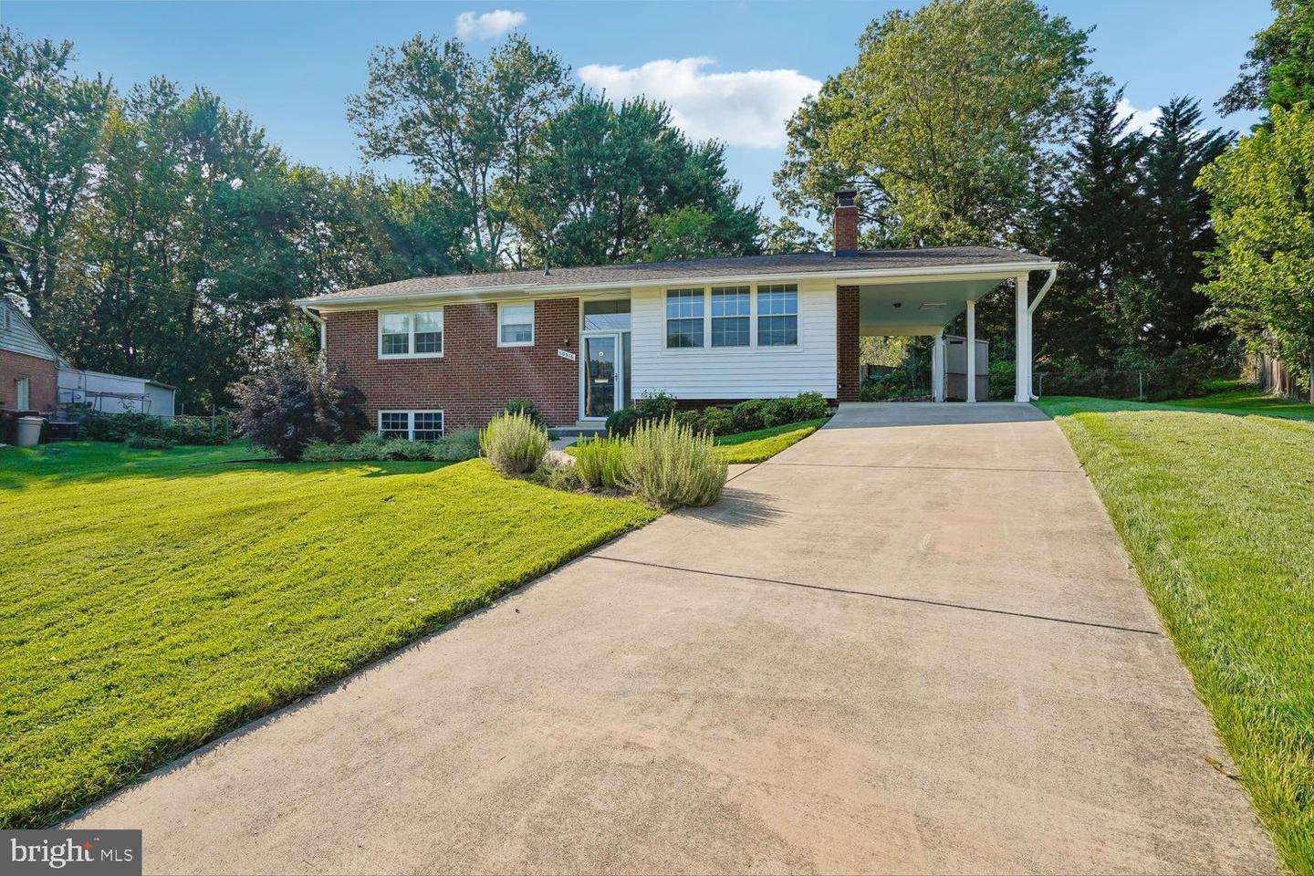 10316 Monroe Ct — photo