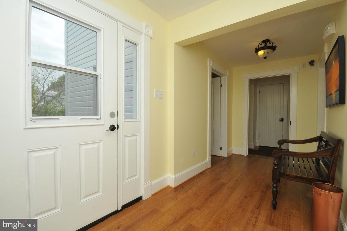 8272 E. Main #2 B, Marshall, VA 20115 — photo 2