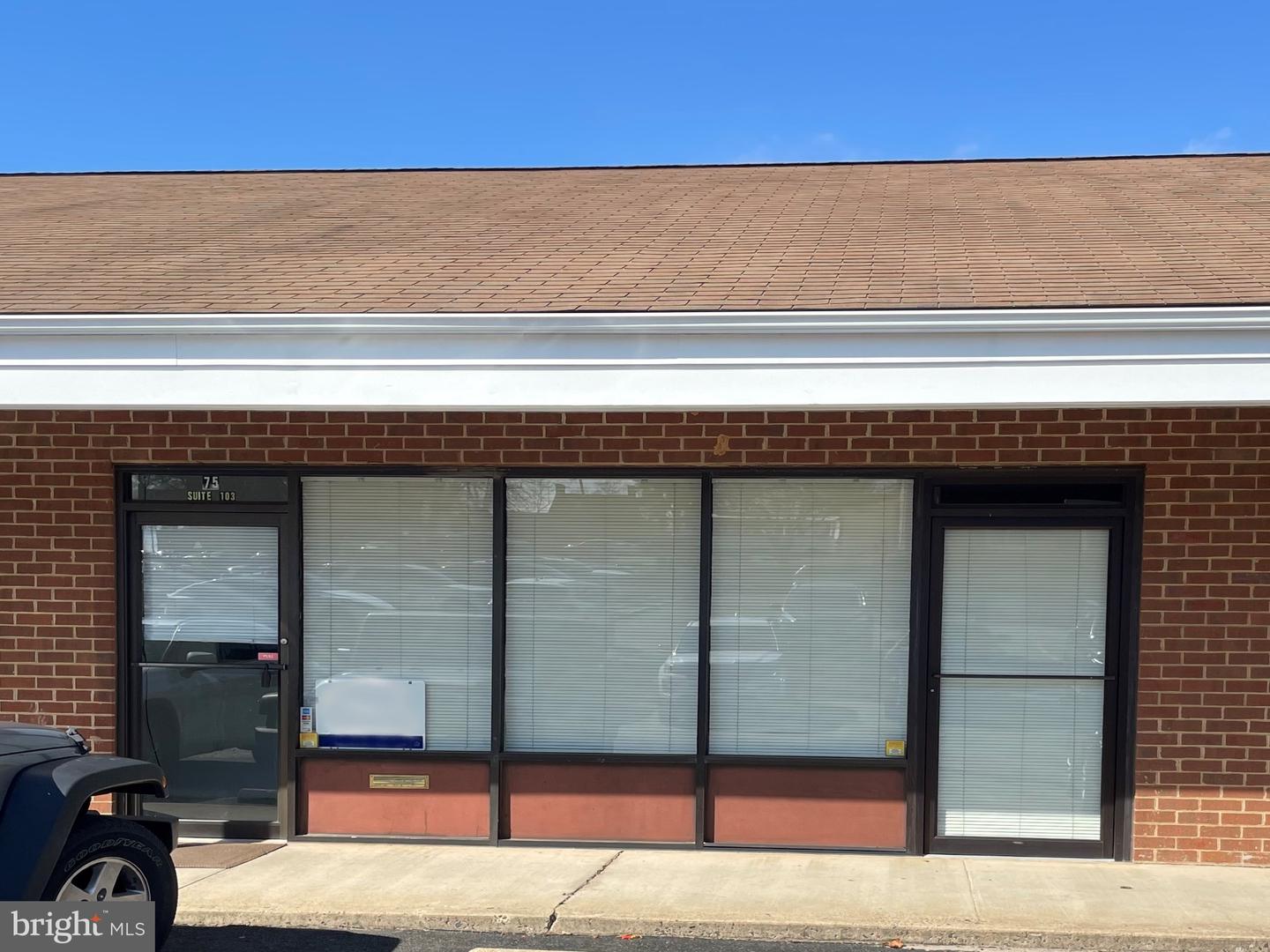 75 W Lee St #103 — photo
