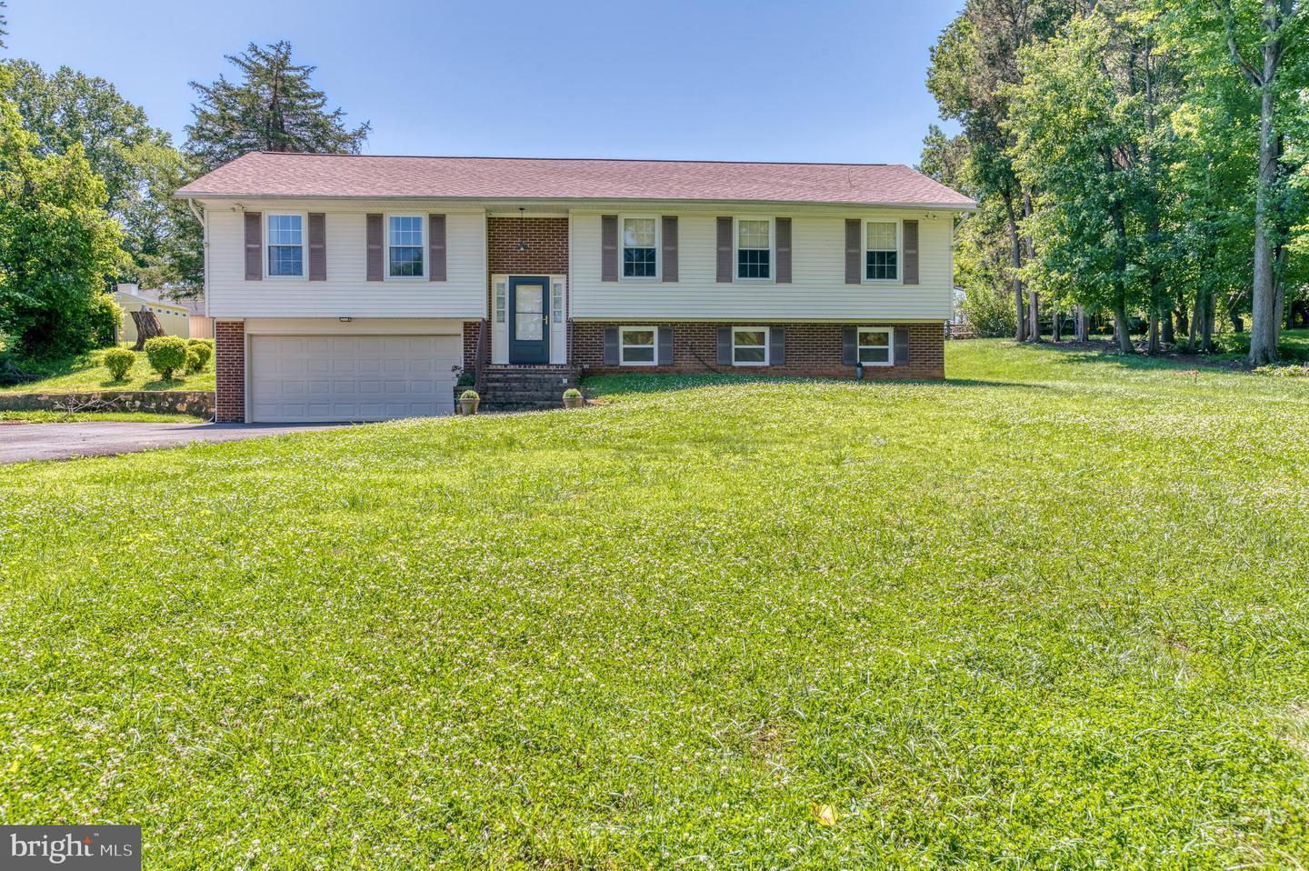 7077 Westmoreland Dr — photo