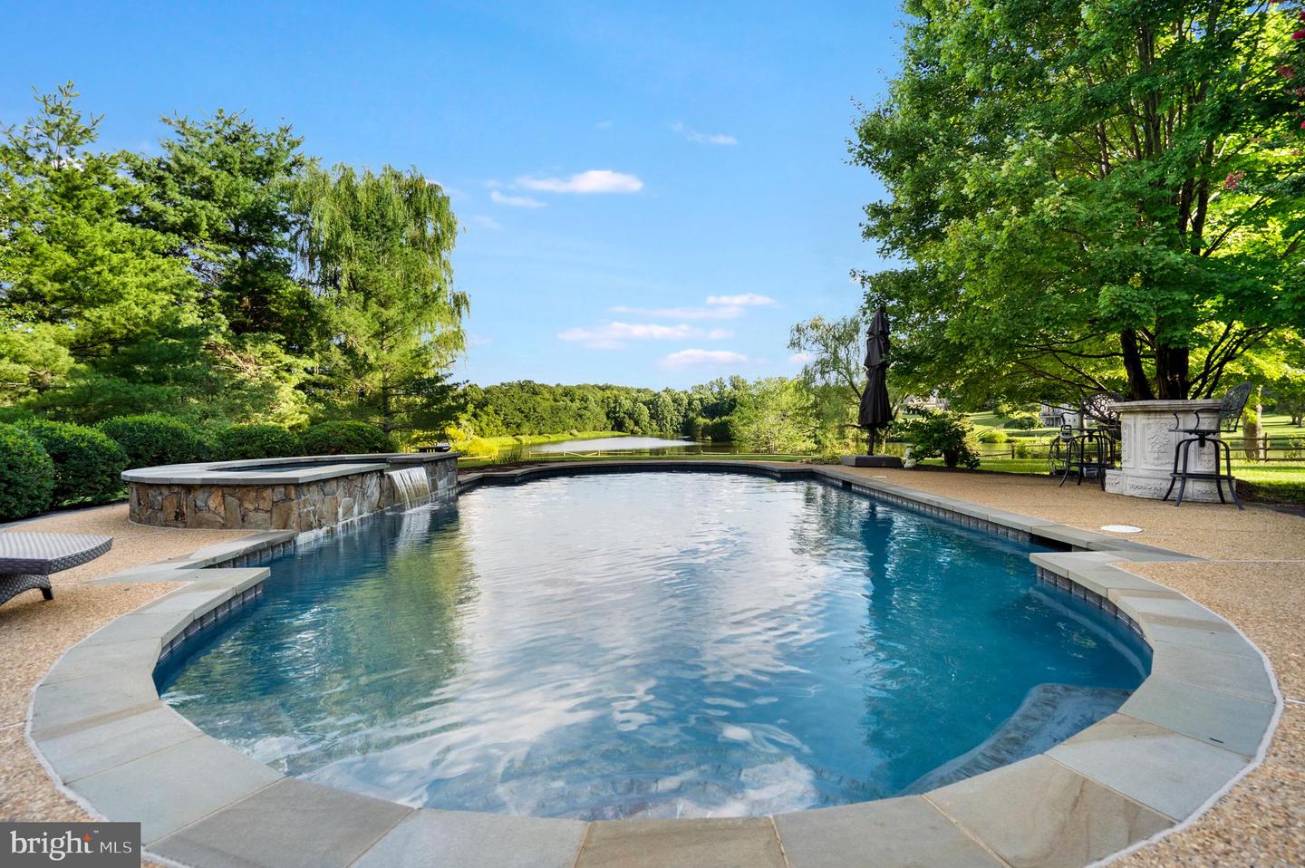 7203 Leeton Ct — photo
