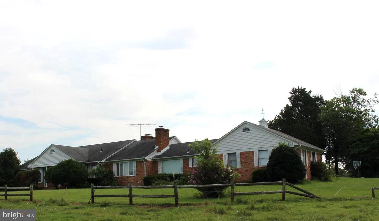 7787 Greenwich Rd — photo