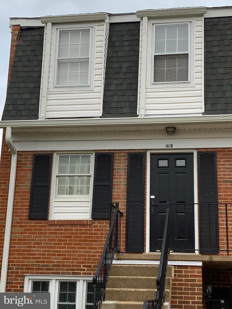 161-B Leeds Ct W — photo
