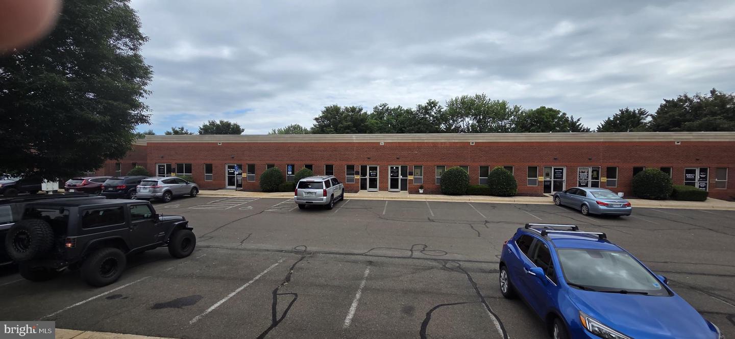 400 E Walker Dr #105 — photo