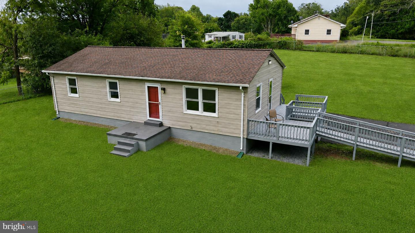 9787 Lees Mill Rd — photo