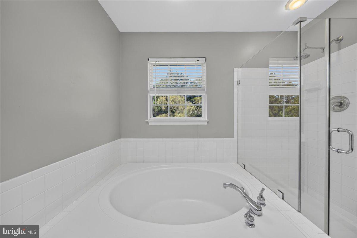 28 Brookshire Dr — photo