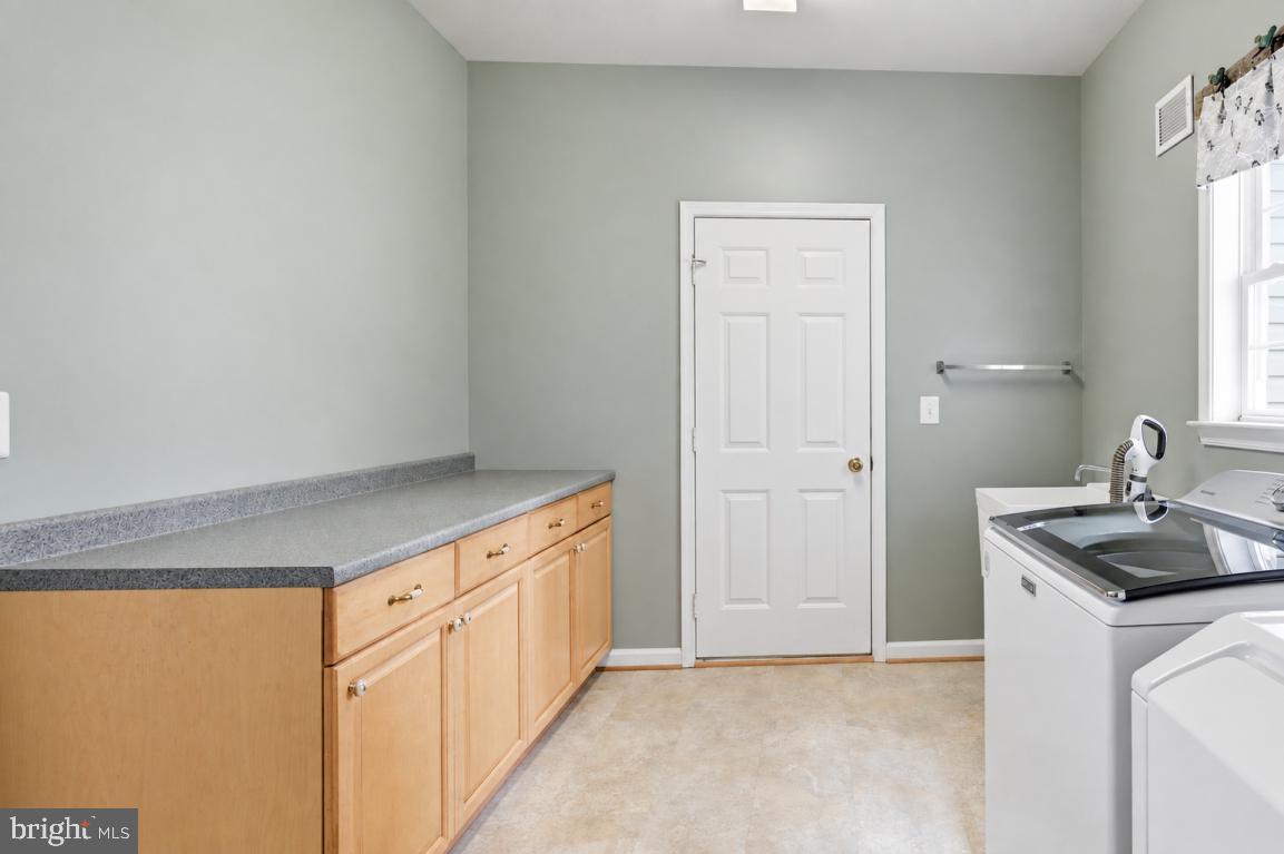 6981 Wayland Dr — photo
