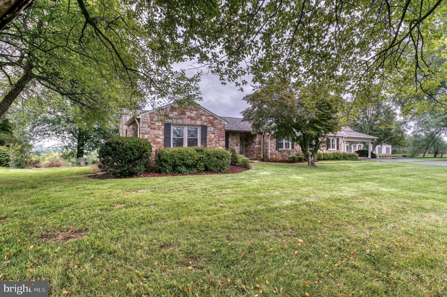 8215 Lees Ridge Road, Warrenton, VA 20186 — photo 3