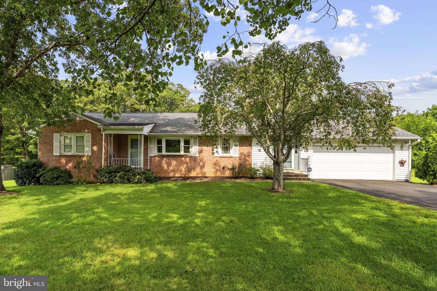 8216 Greenwich Rd — photo